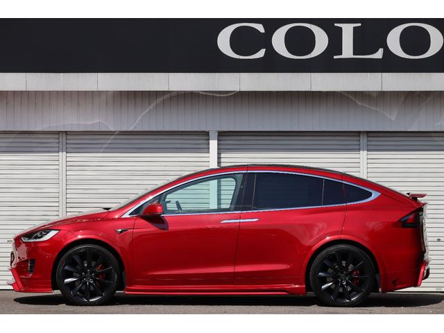 モデルＸ Ｐ１００Ｄ　フルセルフドライビングケイパビリティ　フルエアロ　ファルコンドア　オートドア　ルーディクス＋　６人乗り　セカンドキャプテン　２２インチＡＷ　レッドキャリパー　チャデモアダプター付　スペアキー（3枚目）