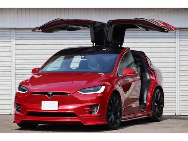モデルＸ Ｐ１００Ｄ　フルセルフドライビングケイパビリティ　フルエアロ　ファルコンドア　オートドア　ルーディクス＋　６人乗り　セカンドキャプテン　２２インチＡＷ　レッドキャリパー　チャデモアダプター付　スペアキー（4枚目）