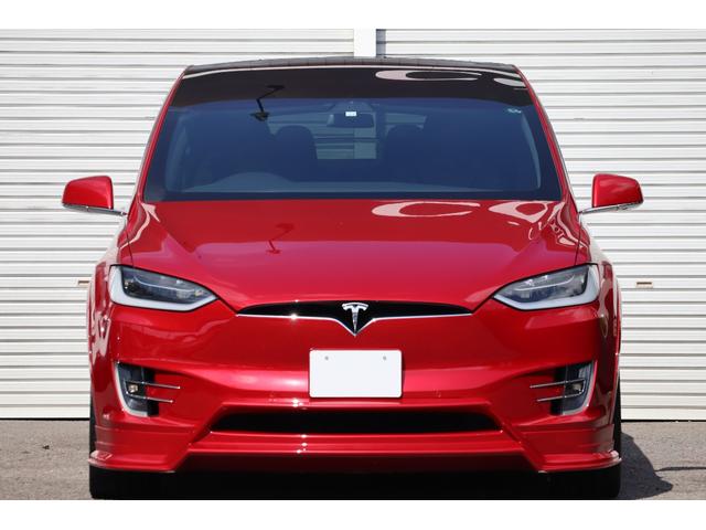 モデルＸ Ｐ１００Ｄ　フルセルフドライビングケイパビリティ　フルエアロ　ファルコンドア　オートドア　ルーディクス＋　６人乗り　セカンドキャプテン　２２インチＡＷ　レッドキャリパー　チャデモアダプター付　スペアキー（12枚目）