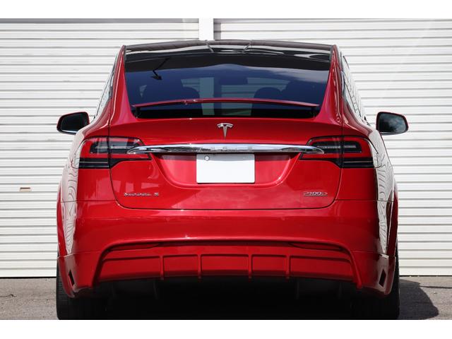 モデルＸ Ｐ１００Ｄ　フルセルフドライビングケイパビリティ　フルエアロ　ファルコンドア　オートドア　ルーディクス＋　６人乗り　セカンドキャプテン　２２インチＡＷ　レッドキャリパー　チャデモアダプター付　スペアキー（13枚目）