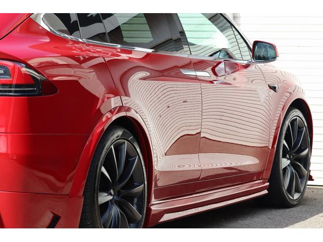 モデルＸ Ｐ１００Ｄ　フルセルフドライビングケイパビリティ　フルエアロ　ファルコンドア　オートドア　ルーディクス＋　６人乗り　セカンドキャプテン　２２インチＡＷ　レッドキャリパー　チャデモアダプター付　スペアキー（19枚目）