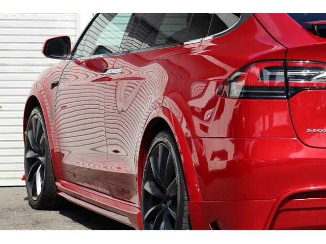 モデルＸ Ｐ１００Ｄ　フルセルフドライビングケイパビリティ　フルエアロ　ファルコンドア　オートドア　ルーディクス＋　６人乗り　セカンドキャプテン　２２インチＡＷ　レッドキャリパー　チャデモアダプター付　スペアキー（20枚目）