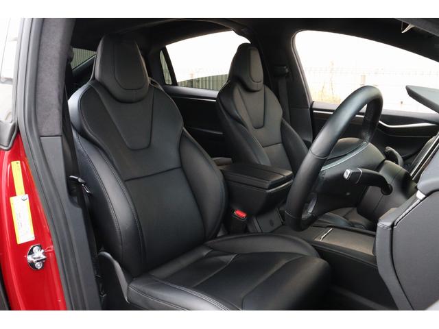 モデルＸ Ｐ１００Ｄ　フルセルフドライビングケイパビリティ　フルエアロ　ファルコンドア　オートドア　ルーディクス＋　６人乗り　セカンドキャプテン　２２インチＡＷ　レッドキャリパー　チャデモアダプター付　スペアキー（28枚目）