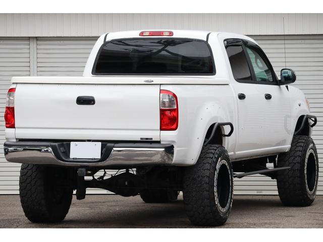 タンドラ ダブルキャブ SR5 新車並行車 リフトアップカスタム 1ナンバー登録 オートチェック確認済み チューブオーバーフェンダー ハードトノカバー 20インチAW オフロードタイヤ キーレス 社外オーディオ(9枚目)