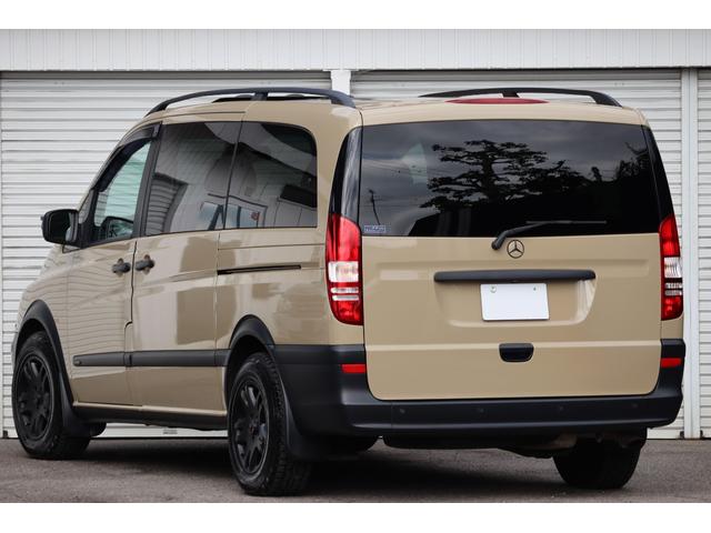 Ｖクラス Ｖ３５０　アンビエンテ　ロング　後期モデル　ロングボディ　アウトドアカスタム仕様　ベージュペイントカラー　ツインサンルーフ　両側電動スライドドア　前後コーナーセンサー　ブラックレザーシート　社外ナビ　フリップダウンモニター（2枚目）