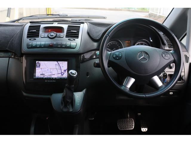 Ｖクラス Ｖ３５０　アンビエンテ　ロング　後期モデル　ロングボディ　アウトドアカスタム仕様　ベージュペイントカラー　ツインサンルーフ　両側電動スライドドア　前後コーナーセンサー　ブラックレザーシート　社外ナビ　フリップダウンモニター（5枚目）