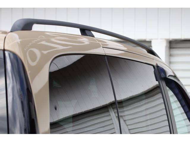 Ｖクラス Ｖ３５０　アンビエンテ　ロング　後期モデル　ロングボディ　アウトドアカスタム仕様　ベージュペイントカラー　ツインサンルーフ　両側電動スライドドア　前後コーナーセンサー　ブラックレザーシート　社外ナビ　フリップダウンモニター（19枚目）