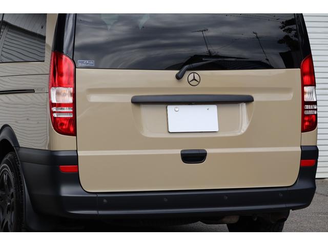 Ｖクラス Ｖ３５０　アンビエンテ　ロング　後期モデル　ロングボディ　アウトドアカスタム仕様　ベージュペイントカラー　ツインサンルーフ　両側電動スライドドア　前後コーナーセンサー　ブラックレザーシート　社外ナビ　フリップダウンモニター（22枚目）