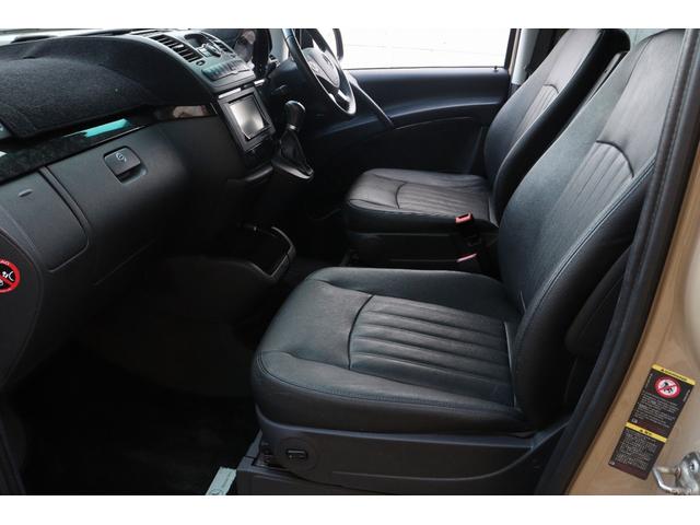 Ｖクラス Ｖ３５０　アンビエンテ　ロング　後期モデル　ロングボディ　アウトドアカスタム仕様　ベージュペイントカラー　ツインサンルーフ　両側電動スライドドア　前後コーナーセンサー　ブラックレザーシート　社外ナビ　フリップダウンモニター（27枚目）