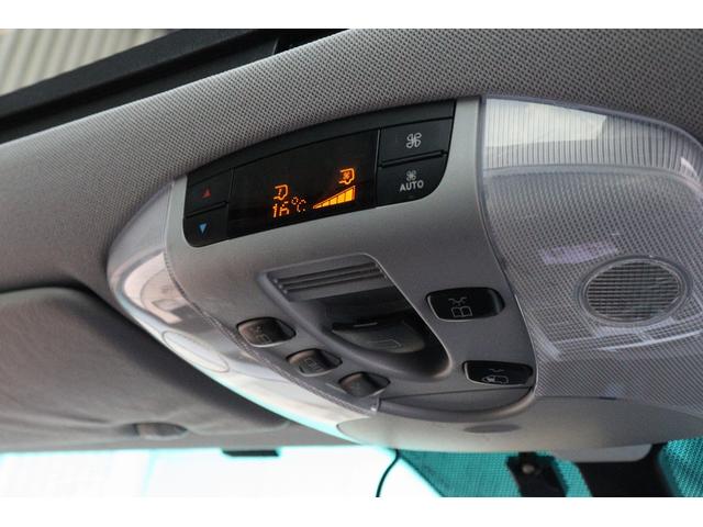 Ｖクラス Ｖ３５０　アンビエンテ　ロング　後期モデル　ロングボディ　アウトドアカスタム仕様　ベージュペイントカラー　ツインサンルーフ　両側電動スライドドア　前後コーナーセンサー　ブラックレザーシート　社外ナビ　フリップダウンモニター（32枚目）