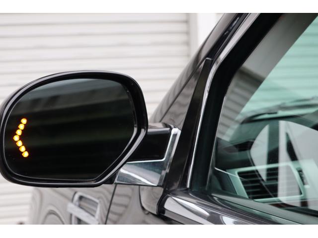 キャデラックエスカレード ESV 1ナンバー ロングボディ 24インチメッキAW セカンドキャプテンシート ブラックレザーインテリア フリップダウンモニター 社外ナビ ヘッドライト国内仕様 サイドステップ キーレス(17枚目)