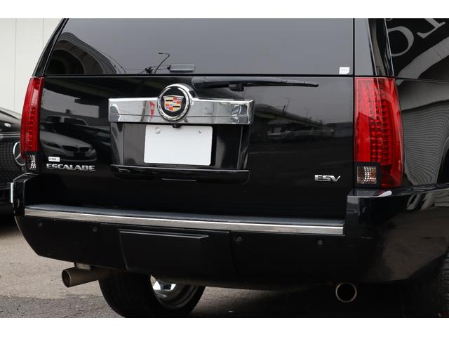 キャデラックエスカレード ESV 1ナンバー ロングボディ 24インチメッキAW セカンドキャプテンシート ブラックレザーインテリア フリップダウンモニター 社外ナビ ヘッドライト国内仕様 サイドステップ キーレス(22枚目)