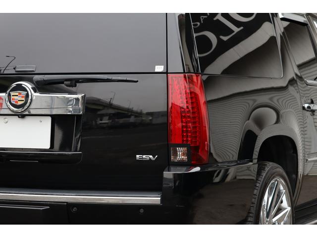 キャデラックエスカレード ESV 1ナンバー ロングボディ 24インチメッキAW セカンドキャプテンシート ブラックレザーインテリア フリップダウンモニター 社外ナビ ヘッドライト国内仕様 サイドステップ キーレス(23枚目)