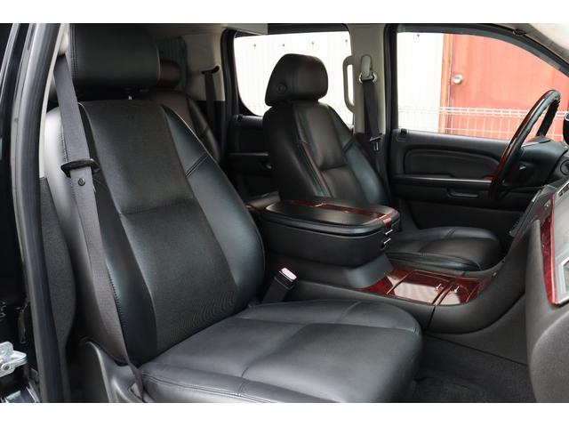 キャデラックエスカレード ESV 1ナンバー ロングボディ 24インチメッキAW セカンドキャプテンシート ブラックレザーインテリア フリップダウンモニター 社外ナビ ヘッドライト国内仕様 サイドステップ キーレス(28枚目)