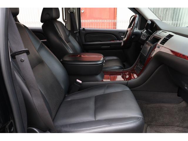 キャデラックエスカレード ESV 1ナンバー ロングボディ 24インチメッキAW セカンドキャプテンシート ブラックレザーインテリア フリップダウンモニター 社外ナビ ヘッドライト国内仕様 サイドステップ キーレス(29枚目)