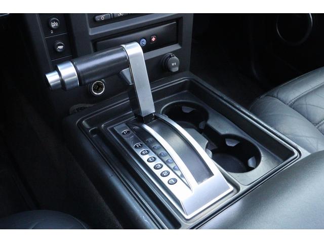 ハマーH2 ラグジュアリーパッケージ 後期モデル バネサス変更済み 3列シート ジオバンナ20AW メッキグリルガード メッキパーツカスタム サイドステップ LEDヘッドライト イルミネーション 黒革シート 社外ナビ(43枚目)