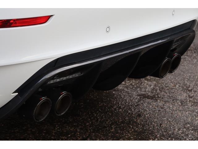 Ｘ６ Ｍ ベースグレード　Ｉｎｄｉｖｉｄｕａｌ　フルレザーメリノ　クリオ―ロブラウンインテリア　５５５ｐｓ　フルカーボンエアロ　カーボンドアミラーカバー　カーボントランクスポイラー　ＡＫＲＡＰＯＶＩＣエキゾースト　サンルーフ（4枚目）