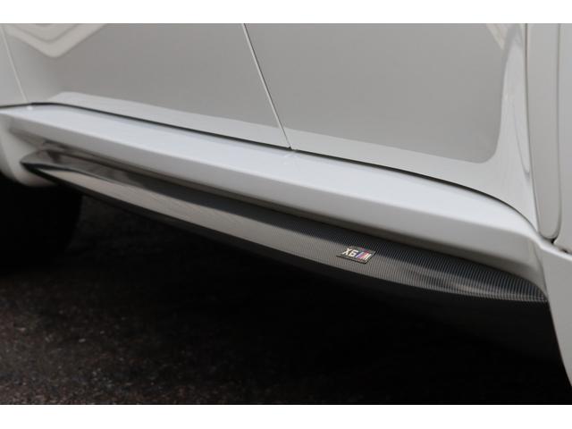 Ｘ６ Ｍ ベースグレード　Ｉｎｄｉｖｉｄｕａｌ　フルレザーメリノ　クリオ―ロブラウンインテリア　５５５ｐｓ　フルカーボンエアロ　カーボンドアミラーカバー　カーボントランクスポイラー　ＡＫＲＡＰＯＶＩＣエキゾースト　サンルーフ（24枚目）