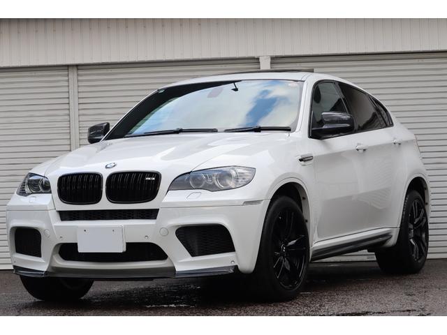 Ｘ６ Ｍ ベースグレード　Ｉｎｄｉｖｉｄｕａｌ　フルレザーメリノ　クリオ―ロブラウンインテリア　５５５ｐｓ　フルカーボンエアロ　カーボンドアミラーカバー　カーボントランクスポイラー　ＡＫＲＡＰＯＶＩＣエキゾースト　サンルーフ（31枚目）