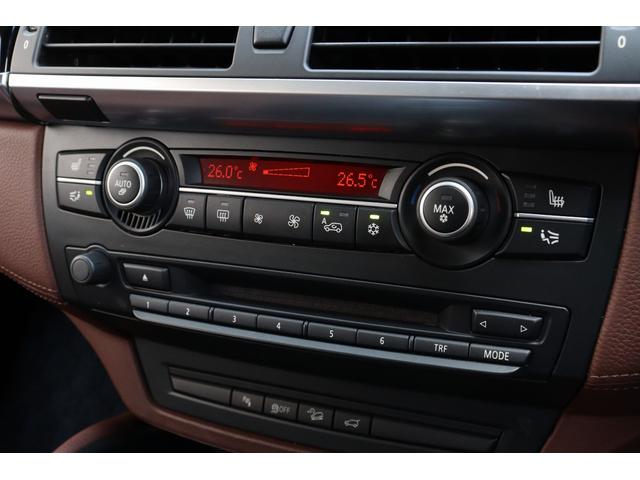 Ｘ６ Ｍ ベースグレード　Ｉｎｄｉｖｉｄｕａｌ　フルレザーメリノ　クリオ―ロブラウンインテリア　５５５ｐｓ　フルカーボンエアロ　カーボンドアミラーカバー　カーボントランクスポイラー　ＡＫＲＡＰＯＶＩＣエキゾースト　サンルーフ（46枚目）