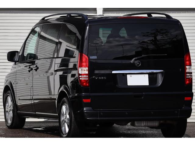 Ｖクラス Ｖ３５０　アンビエンテ　ベージュインテリア　両側パワースライドドア　サンルーフ　フリップダウンモニター　ウッドパネル　格納式テーブル　レザーステアリング　社外ナビ　ＴＶ　バックカメラ　キーレス　パワーシート　シートヒーター（2枚目）