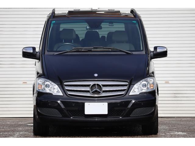 Ｖクラス Ｖ３５０　アンビエンテ　ベージュインテリア　両側パワースライドドア　サンルーフ　フリップダウンモニター　ウッドパネル　格納式テーブル　レザーステアリング　社外ナビ　ＴＶ　バックカメラ　キーレス　パワーシート　シートヒーター（11枚目）