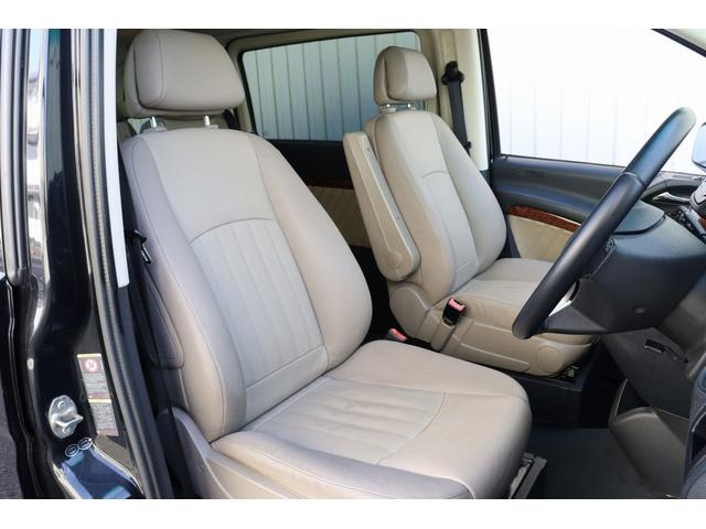 Ｖクラス Ｖ３５０　アンビエンテ　ベージュインテリア　両側パワースライドドア　サンルーフ　フリップダウンモニター　ウッドパネル　格納式テーブル　レザーステアリング　社外ナビ　ＴＶ　バックカメラ　キーレス　パワーシート　シートヒーター（22枚目）