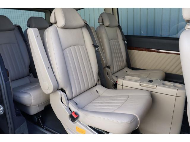 Ｖクラス Ｖ３５０　アンビエンテ　ベージュインテリア　両側パワースライドドア　サンルーフ　フリップダウンモニター　ウッドパネル　格納式テーブル　レザーステアリング　社外ナビ　ＴＶ　バックカメラ　キーレス　パワーシート　シートヒーター（34枚目）