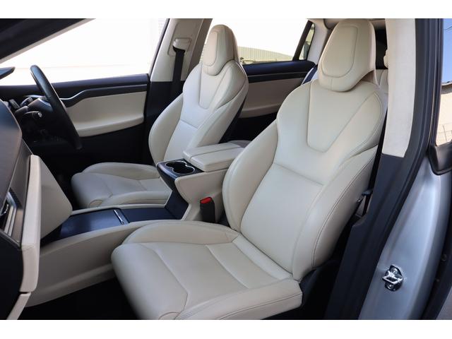 モデルＸ １００Ｄ　ロングレンジモデル　カーボンインテリア　ファルコンウイング　セカンドベンチシート　フルフラット荷室　２０インチグレーホイール　ベージュレザーインテリア　キーレス　オートパイロット（29枚目）