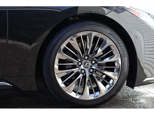 LS LS500h バージョンL 後期 現行モデル 20インチスパッタリングAW グラファイトブラックガラスフレーク セミアニリン本革 ヘーゼル TVキャンセラー カードキー エンジンスターター ベンチレーション リアパワーシート(4枚目)