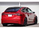 Ｐ１００Ｄ　フルセルフドライビングケイパビリティ　フルエアロ　ファルコンドア　オートドア　ルーディクス＋　６人乗り　セカンドキャプテン　２２インチＡＷ　レッドキャリパー　チャデモアダプター付　スペアキー（9枚目）