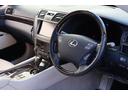 LS600hL後席セパレートシートパッケージ フルオリジナル セミアニリンホワイトレザー リアエンターテイメント リアマッサージ機能付 本革張りインストルメントパネル マークレビンソンオーディオシステム 地上デジタルTV クルーズコントロール(23枚目)