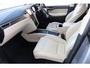 １００Ｄ　ロングレンジモデル　カーボンインテリア　ファルコンウイング　セカンドベンチシート　フルフラット荷室　２０インチグレーホイール　ベージュレザーインテリア　キーレス　オートパイロット（30枚目）