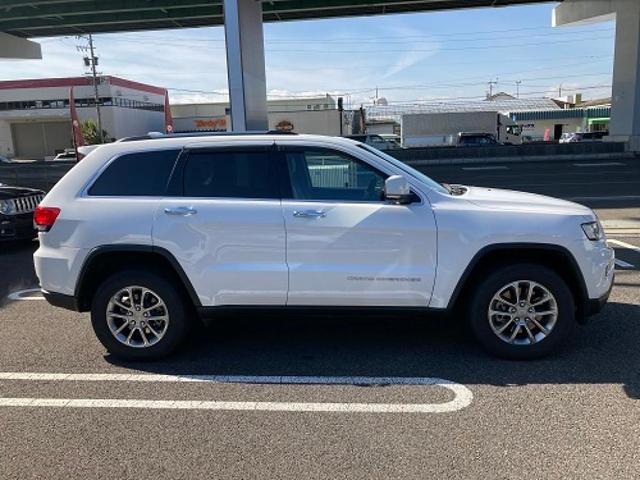 リミテッド 認定中古車保証付 整備有 4WD 純正ナビゲーション レザーシート ETC バックカメラ シートヒーター ルーフレール パワーシート 電動リフトゲート 前面衝突軽減ブレーキ エアサスペンション(17枚目)