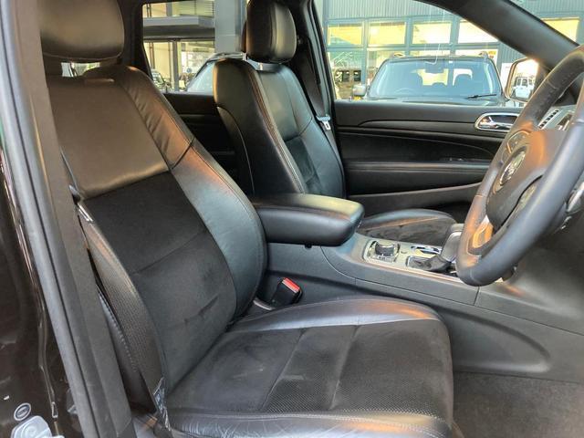 アルティテュード 認定中古車保証整備付き 4WD 純正ナビゲーション バックカメラ ETC2.0 ブラックフロントグリル 純正ブラックアルミホイール エアサスペンション ルーフレール ハーフレザーシート シートヒーター(9枚目)