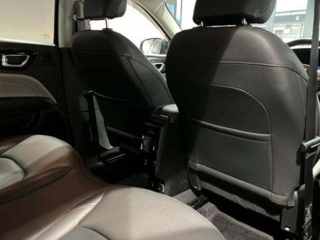 ジープ・コンパス リミテッド　新車保証継承　レザーシート　シートヒーター　ＬＥＤヘッドライト　１８インチアルミホイール　サラウンドビューカメラ　ＥＴＣ２．０（16枚目）