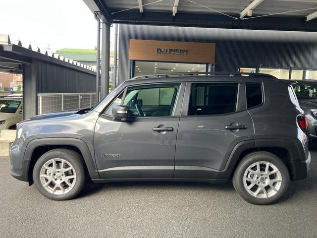 ジープ・レネゲード アルティテュード　ｅ－ハイブリッド　Ｊｅｅｐレネゲード　マイルドハイブリット　試乗車　グレー系　ＡＣＣ　ＥＴＣ２．０　バックモニター　認定中古車　フロントシートヒーター　ステアリングヒーター　運転席パワーシート（9枚目）
