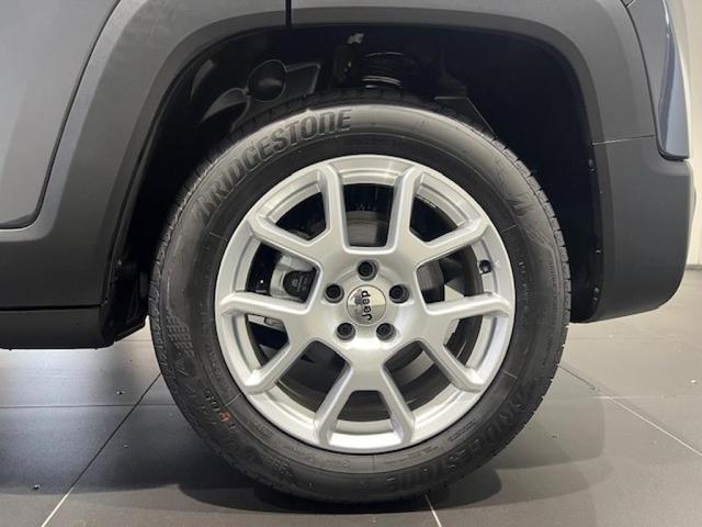 ジープ・レネゲード アルティテュード　ｅ－ハイブリッド　Ｊｅｅｐレネゲード　マイルドハイブリット　試乗車　グレー系　ＡＣＣ　ＥＴＣ２．０　バックモニター　認定中古車　フロントシートヒーター　ステアリングヒーター　運転席パワーシート（13枚目）