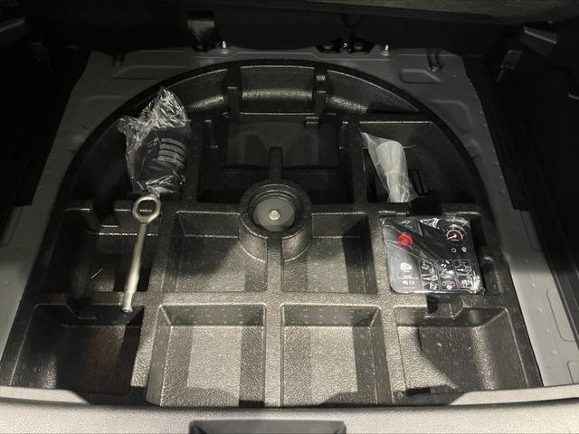 ジープ・レネゲード アルティテュード　ｅ－ハイブリッド　Ｊｅｅｐレネゲード　マイルドハイブリット　試乗車　グレー系　ＡＣＣ　ＥＴＣ２．０　バックモニター　認定中古車　フロントシートヒーター　ステアリングヒーター　運転席パワーシート（29枚目）