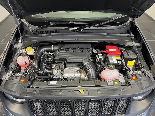 ジープ・レネゲード アルティテュード　ｅ－ハイブリッド　Ｊｅｅｐレネゲード　マイルドハイブリット　試乗車　グレー系　ＡＣＣ　ＥＴＣ２．０　バックモニター　認定中古車　フロントシートヒーター　ステアリングヒーター　運転席パワーシート（33枚目）