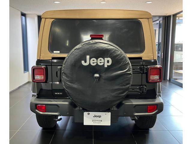 ジープ・ラングラーアンリミテッド ブラック&タン 限定車 認定中古車保証付き AppleCarPlay/AndroidAuto ソフトトップ グロスブラックインストルメントパネル 布製バケットシート バックモニター フロント・リアフォグランプ(8枚目)