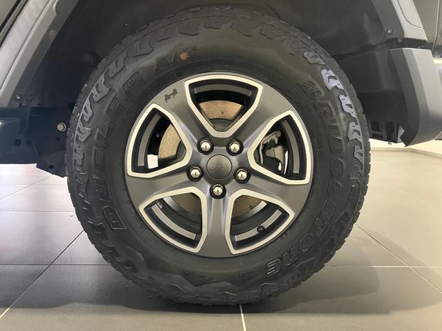 ジープ・ラングラーアンリミテッド ブラック&タン 限定車 認定中古車保証付き AppleCarPlay/AndroidAuto ソフトトップ グロスブラックインストルメントパネル 布製バケットシート バックモニター フロント・リアフォグランプ(12枚目)