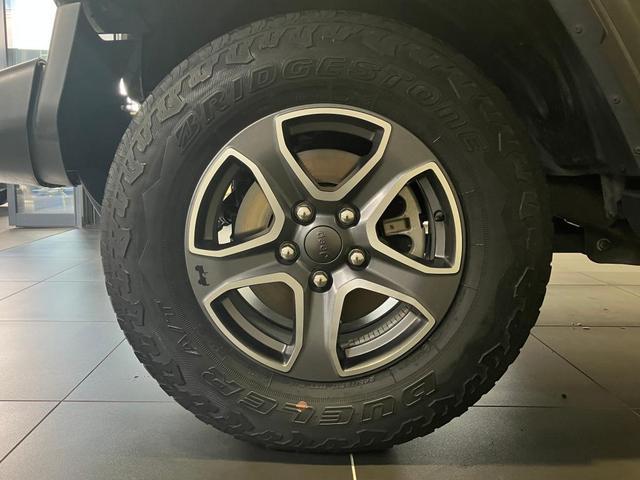 ジープ・ラングラーアンリミテッド ブラック&タン 限定車 認定中古車保証付き AppleCarPlay/AndroidAuto ソフトトップ グロスブラックインストルメントパネル 布製バケットシート バックモニター フロント・リアフォグランプ(13枚目)