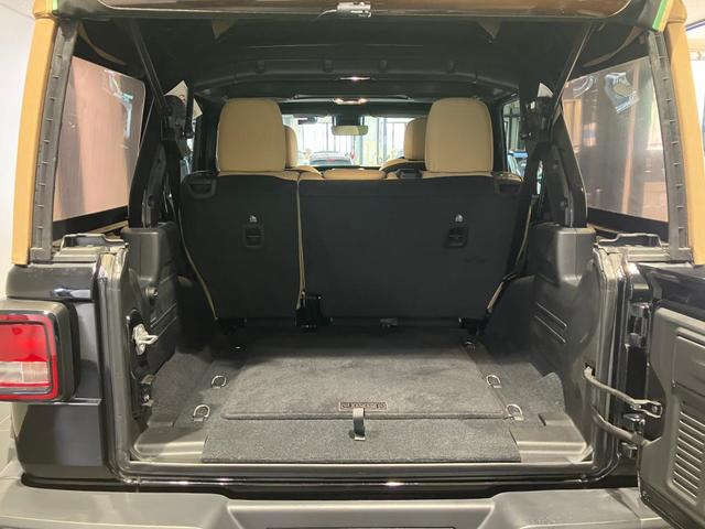 ジープ・ラングラーアンリミテッド ブラック&タン 限定車 認定中古車保証付き AppleCarPlay/AndroidAuto ソフトトップ グロスブラックインストルメントパネル 布製バケットシート バックモニター フロント・リアフォグランプ(27枚目)