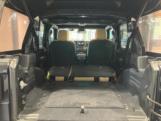 ジープ・ラングラーアンリミテッド ブラック&タン 限定車 認定中古車保証付き AppleCarPlay/AndroidAuto ソフトトップ グロスブラックインストルメントパネル 布製バケットシート バックモニター フロント・リアフォグランプ(28枚目)