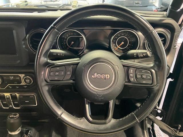 ジープ・ラングラーアンリミテッド ブラック&タン 限定車 認定中古車保証付き AppleCarPlay/AndroidAuto ソフトトップ グロスブラックインストルメントパネル 布製バケットシート バックモニター フロント・リアフォグランプ(29枚目)