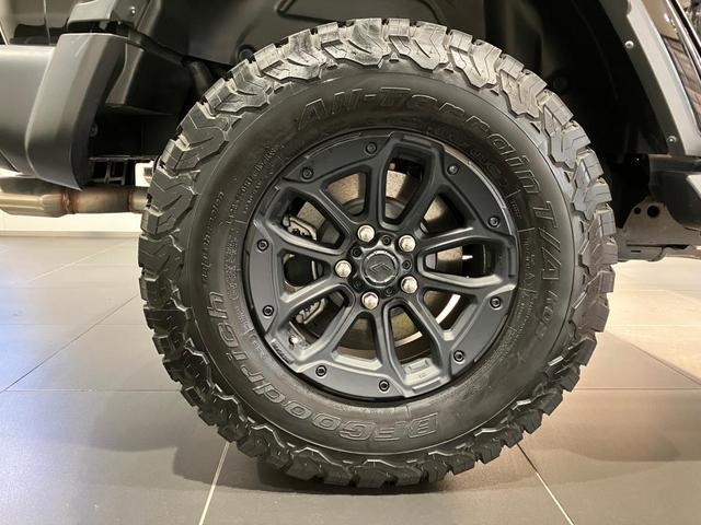 ジープ・ラングラーアンリミテッド サハラ 認定中古車保証 リフトアップパッケージ 左右4本出しマフラー シートヒーター ETC2.0 LEDライト テレビ(フルセグ) バックモニター(11枚目)
