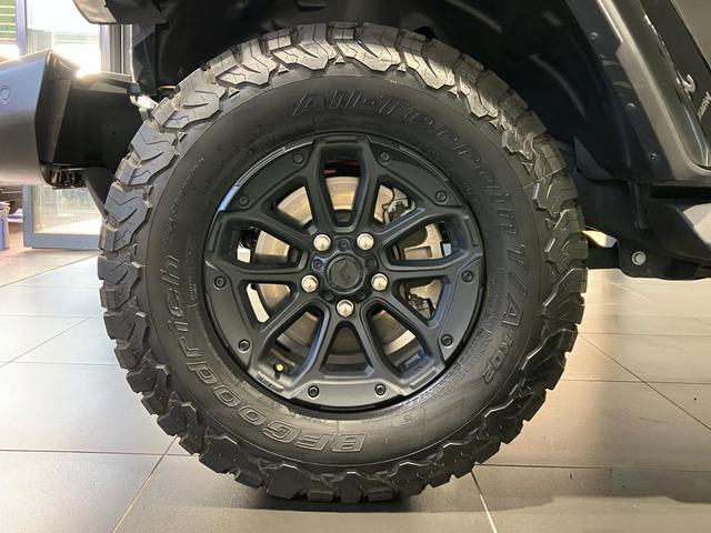 ジープ・ラングラーアンリミテッド サハラ 認定中古車保証 リフトアップパッケージ 左右4本出しマフラー シートヒーター ETC2.0 LEDライト テレビ(フルセグ) バックモニター(13枚目)