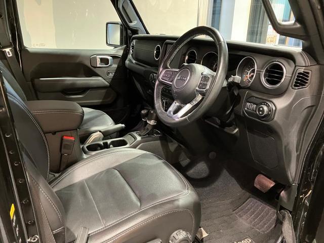 ジープ・ラングラーアンリミテッド サハラ 認定中古車保証 リフトアップパッケージ 左右4本出しマフラー シートヒーター ETC2.0 LEDライト テレビ(フルセグ) バックモニター(15枚目)