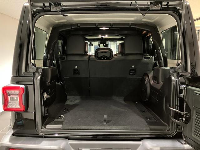 ジープ・ラングラーアンリミテッド サハラ 認定中古車保証 リフトアップパッケージ 左右4本出しマフラー シートヒーター ETC2.0 LEDライト テレビ(フルセグ) バックモニター(27枚目)